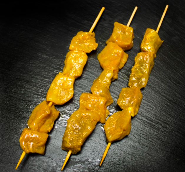 Pollo Pinchos Amarillos c/Varilla Bandeja 2kg